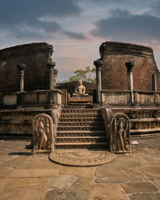 Polonnaruwa district hero