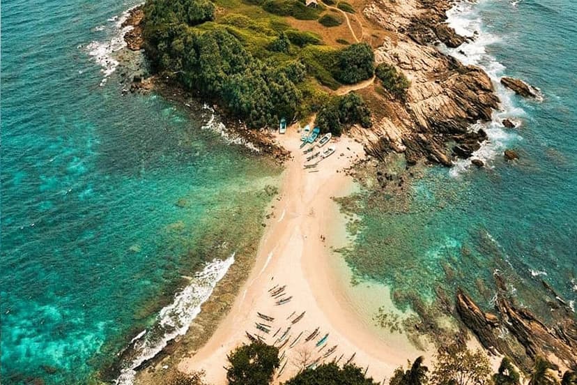 Hiriketiya Beach image 1